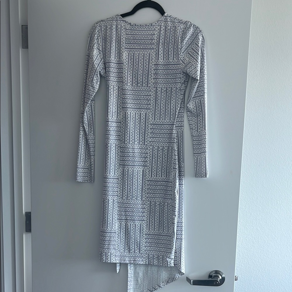 Manaola Gray and White Long peahi Print Wrap Dress - Picture 4 of 4